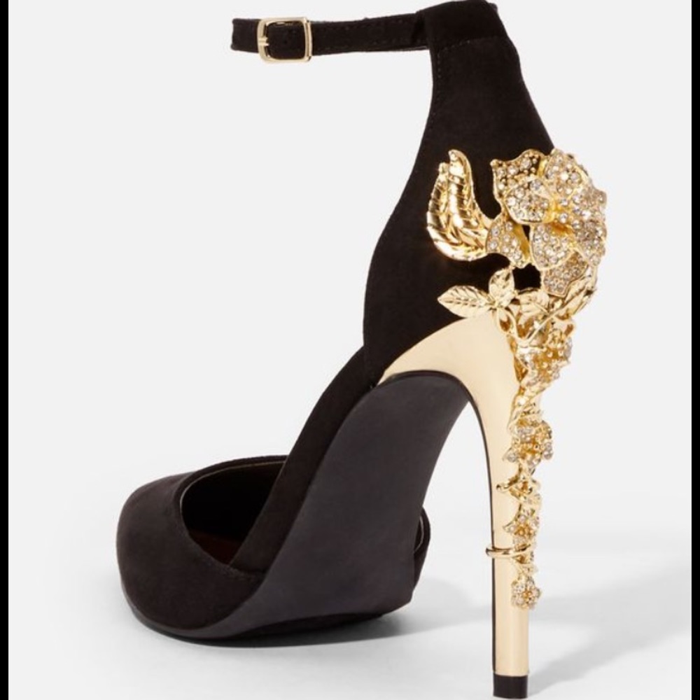 Gold Floral Pump